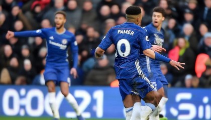 阿森纳神作壁画惊艳球迷！街头艺术家为截胡热刺交易庆贺